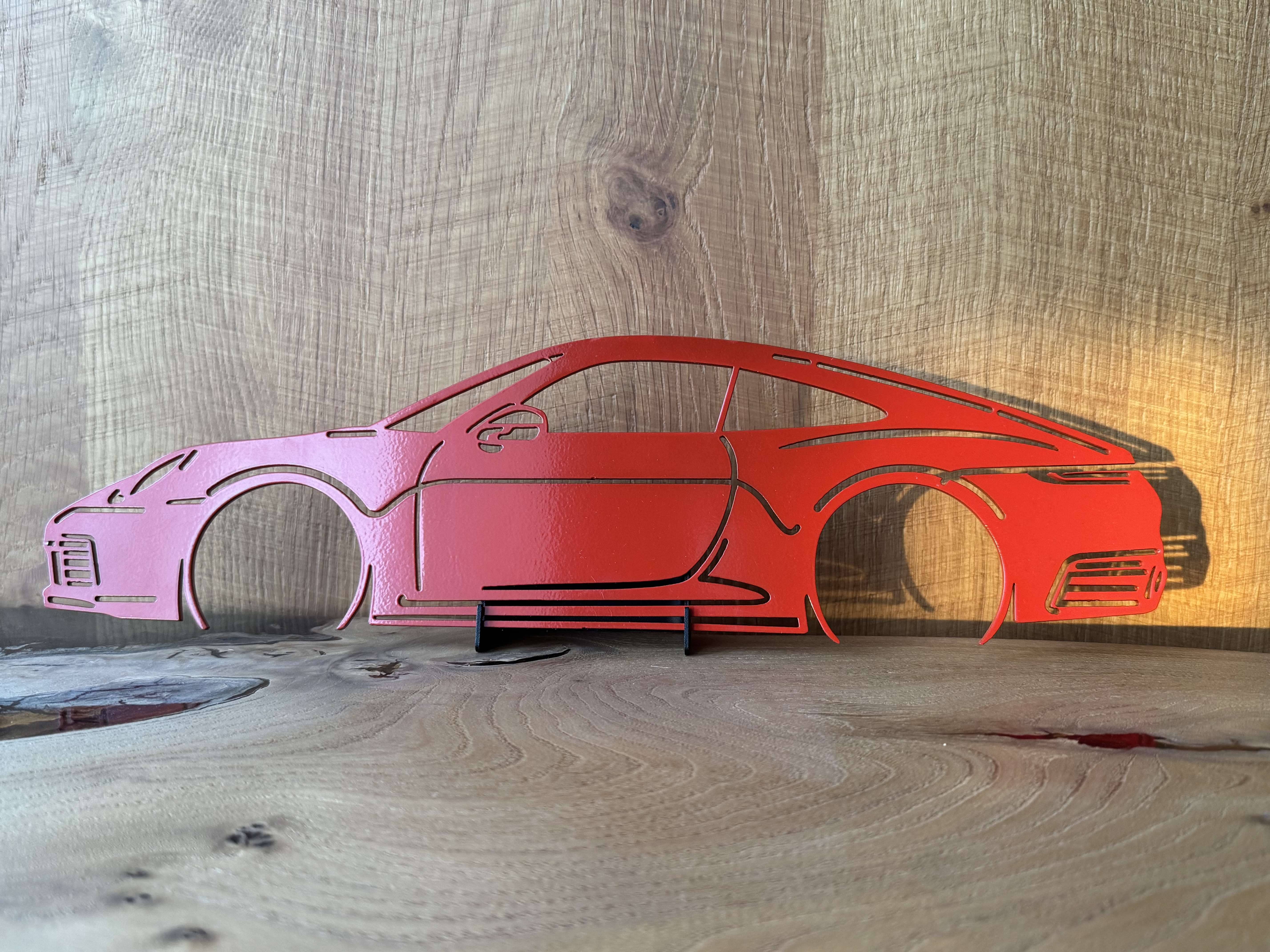 Porsche 911 (992) — красный